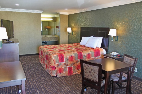 Crystal Inn Suites & Spas Main image