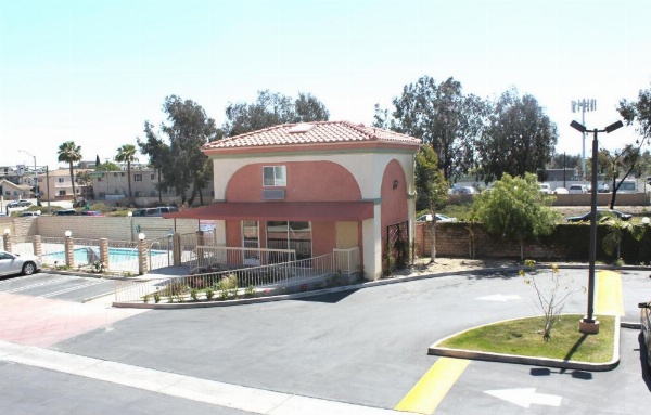 Crystal Inn Suites & Spas image 9